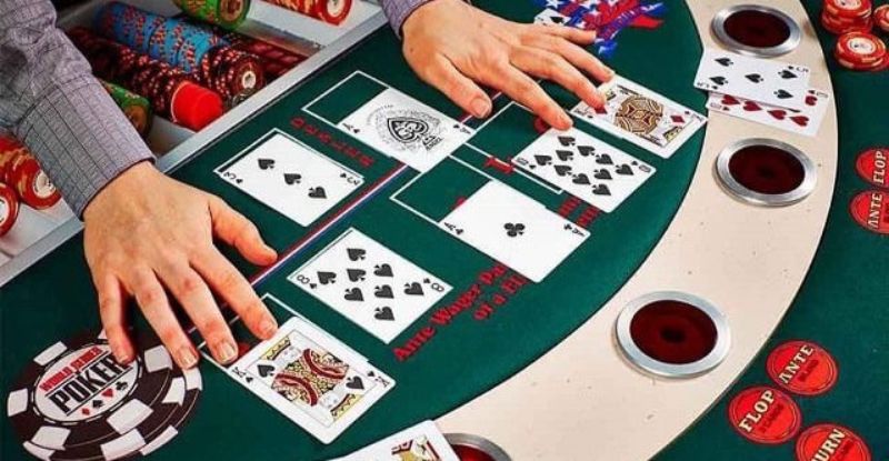 Thuộc lòng các vòng của một ván chơi Poker Cwin